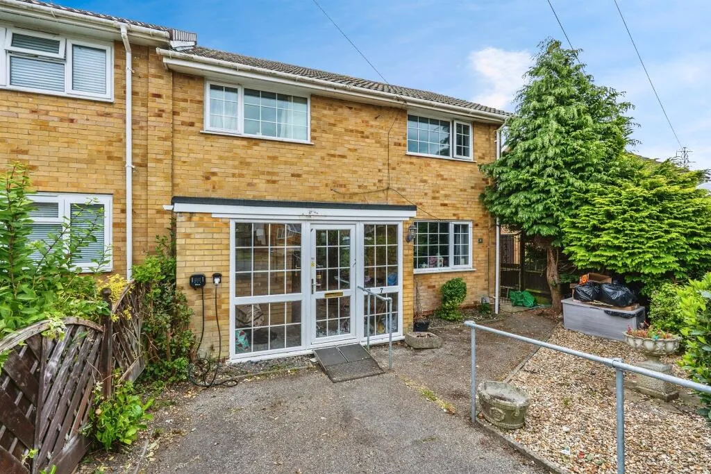 3 bed End of Terrace