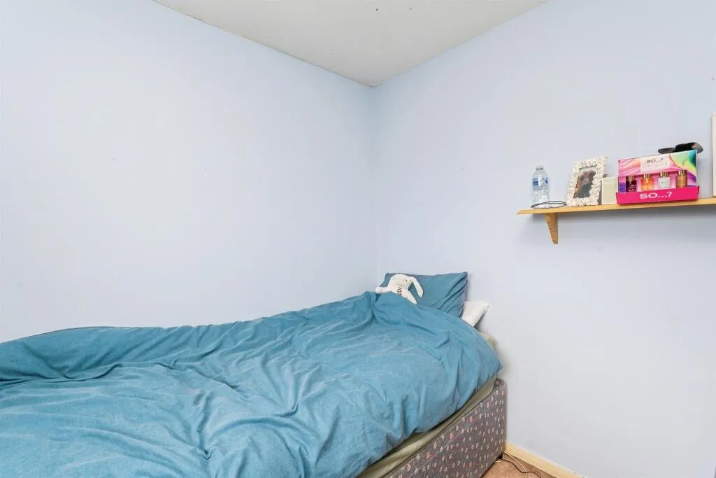 3 bed End of Terrace