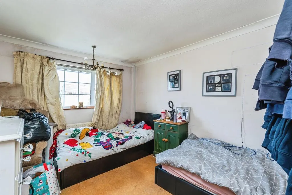 3 bed End of Terrace