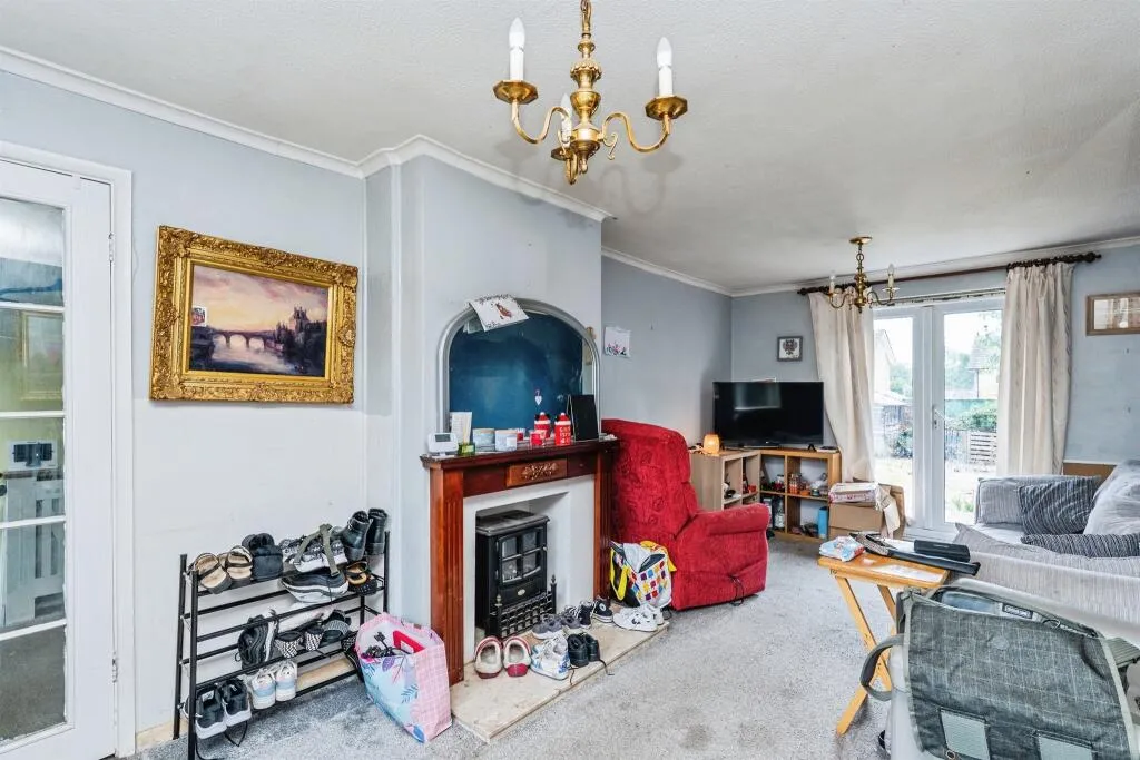 3 bed End of Terrace