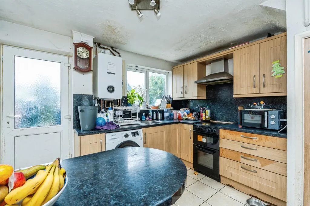 3 bed End of Terrace
