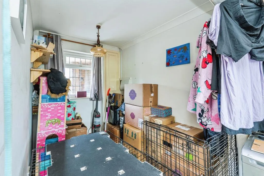 3 bed End of Terrace