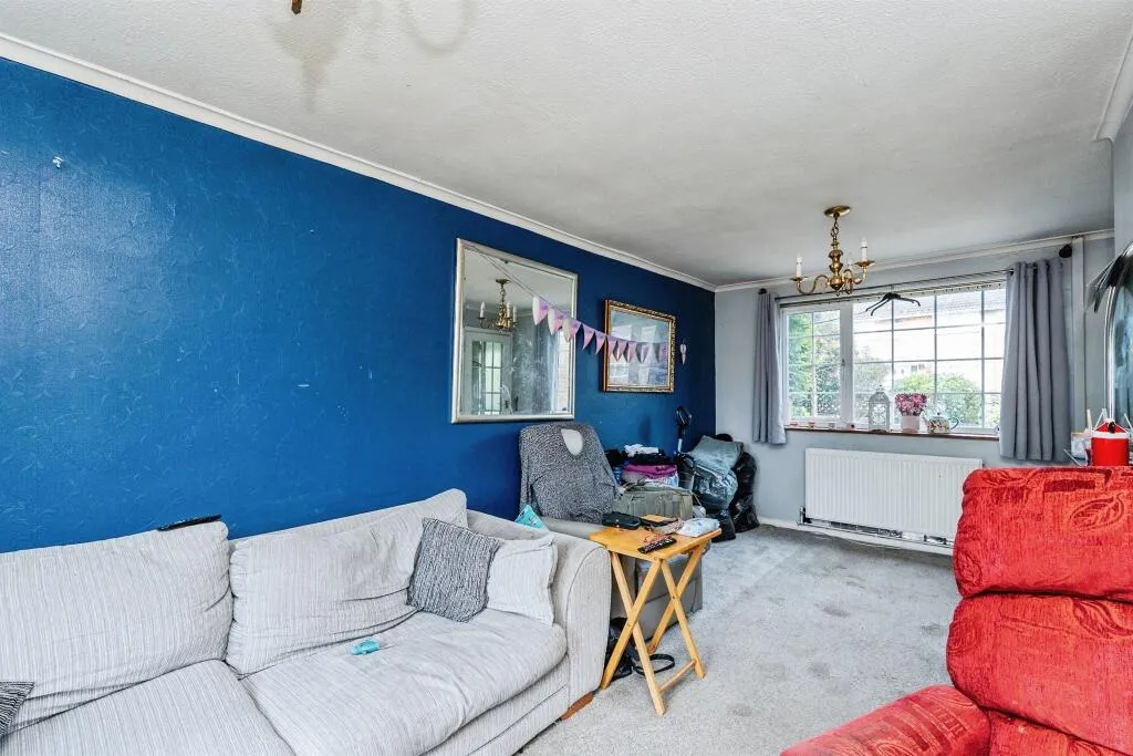 3 bed End of Terrace