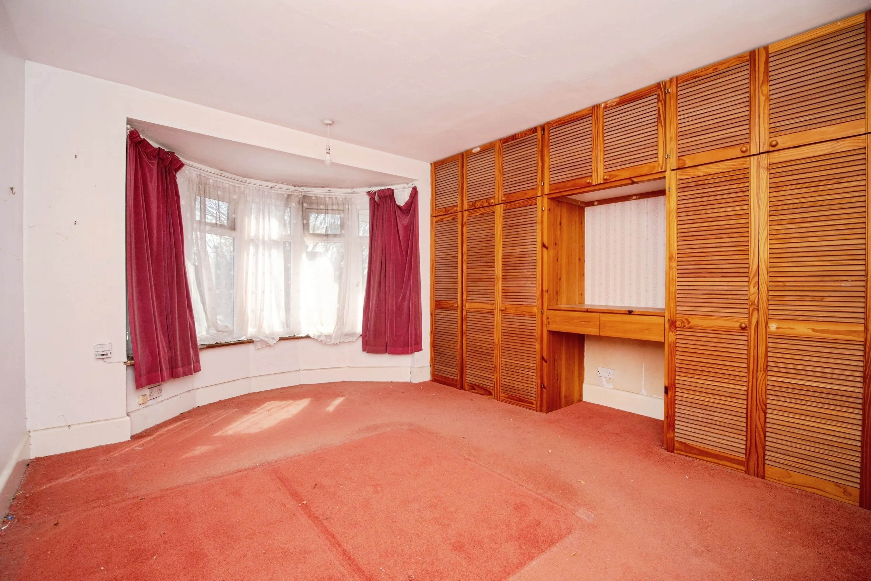 4 bed Semi-Detached