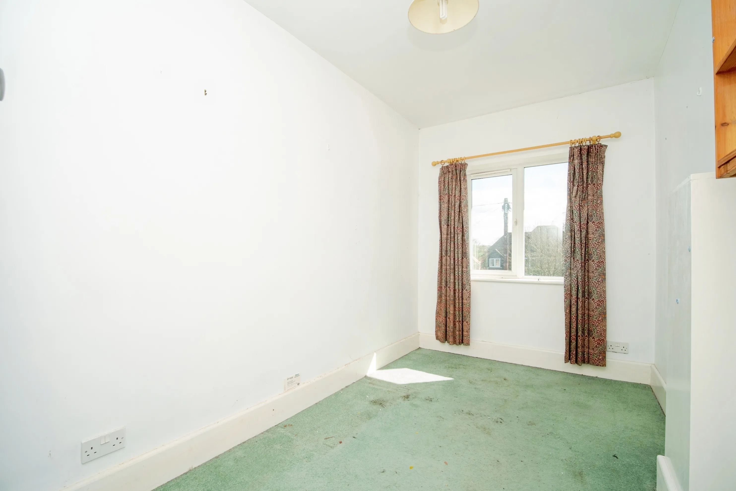 4 bed Semi-Detached
