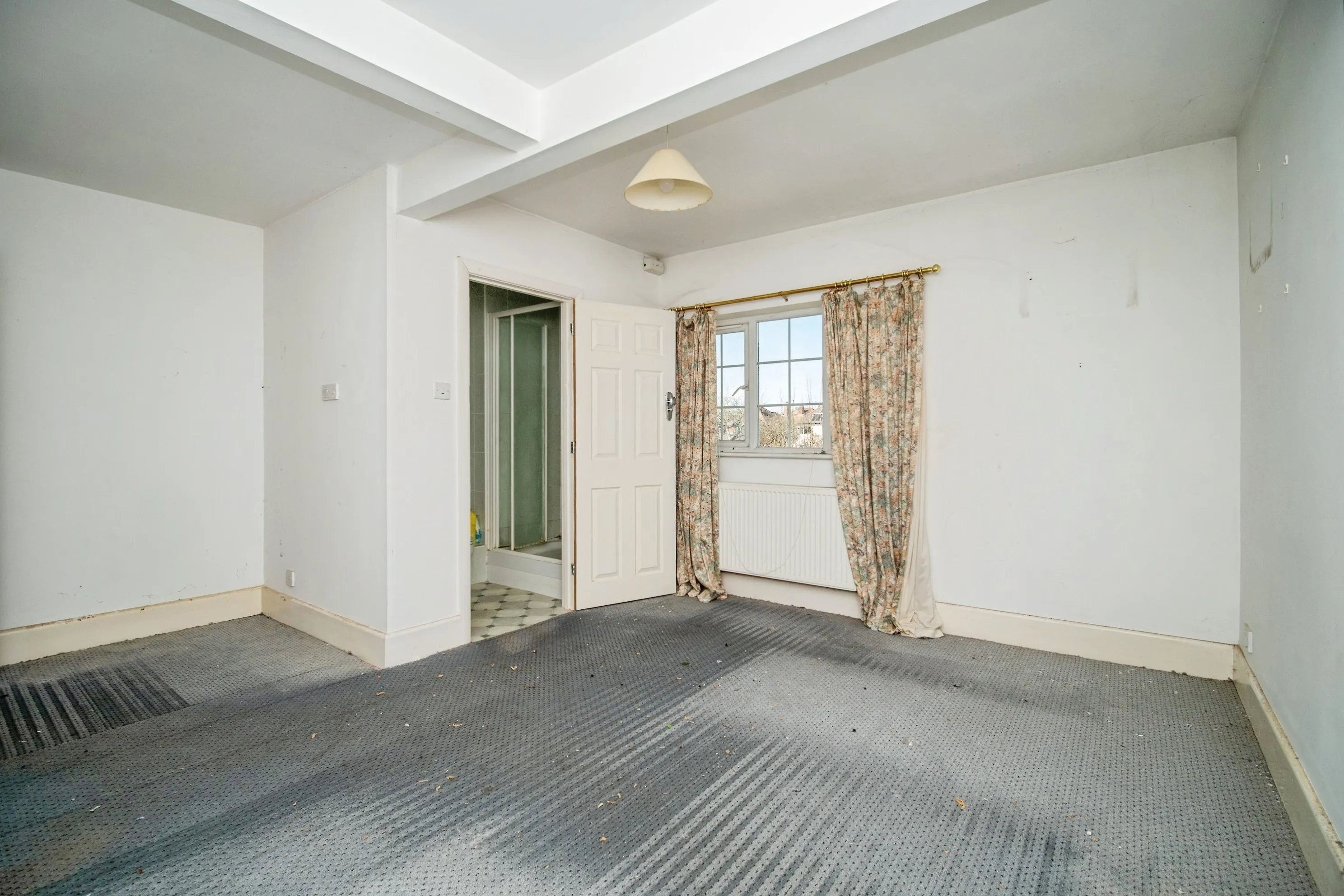 4 bed Semi-Detached