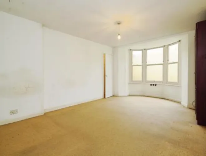1 bed Ground Flat
