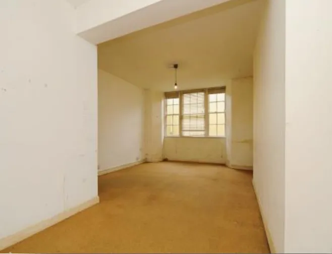 1 bed Ground Flat