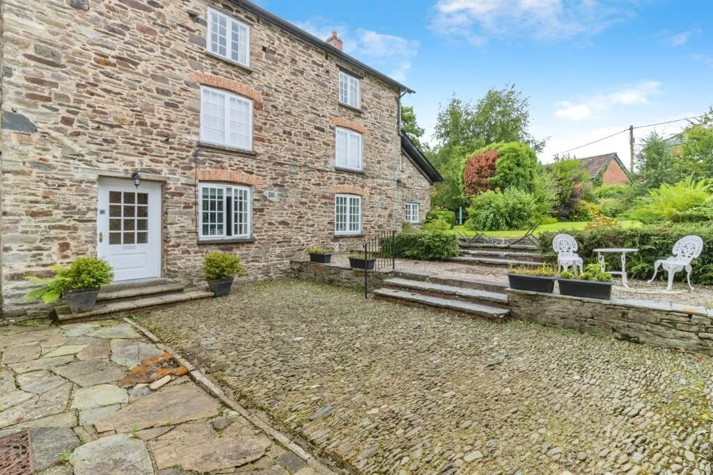 7 bed Guest House