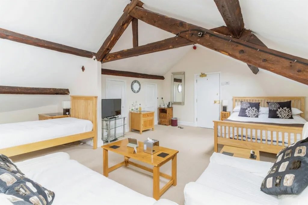 7 bed Guest House