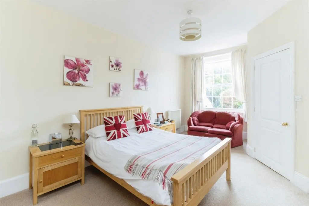 7 bed Guest House