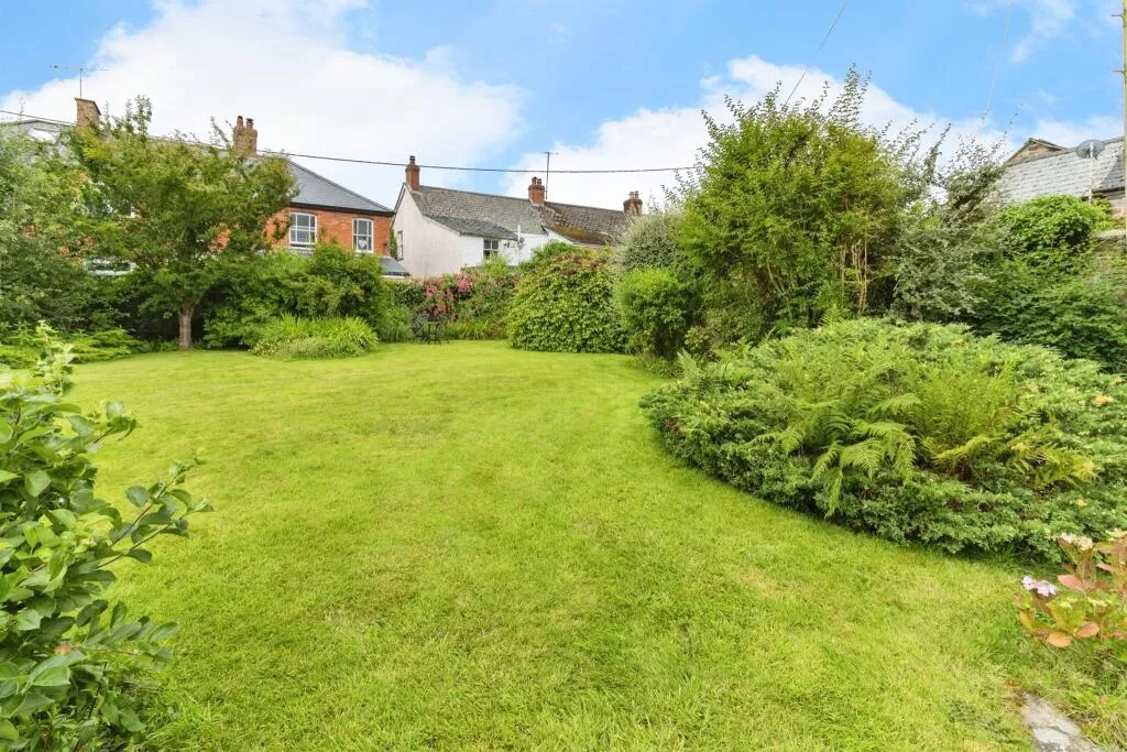 7 bed Guest House