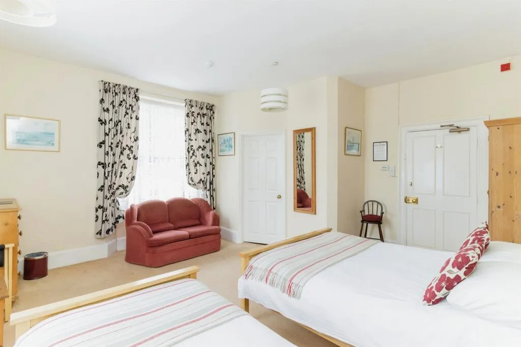 7 bed Guest House