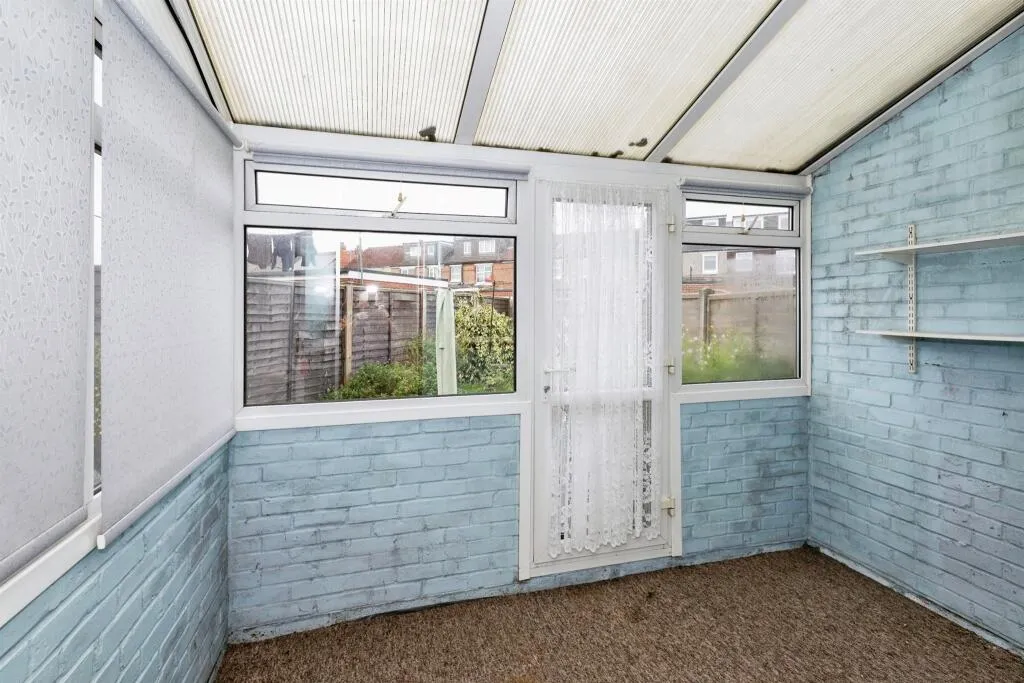 3 bed End of Terrace