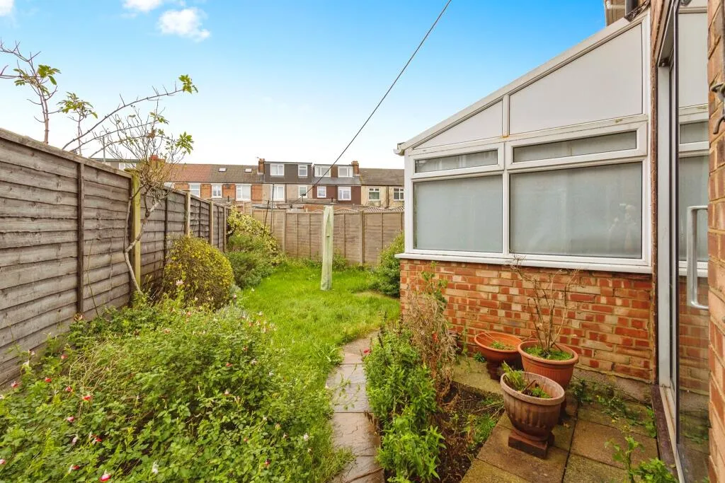 3 bed End of Terrace