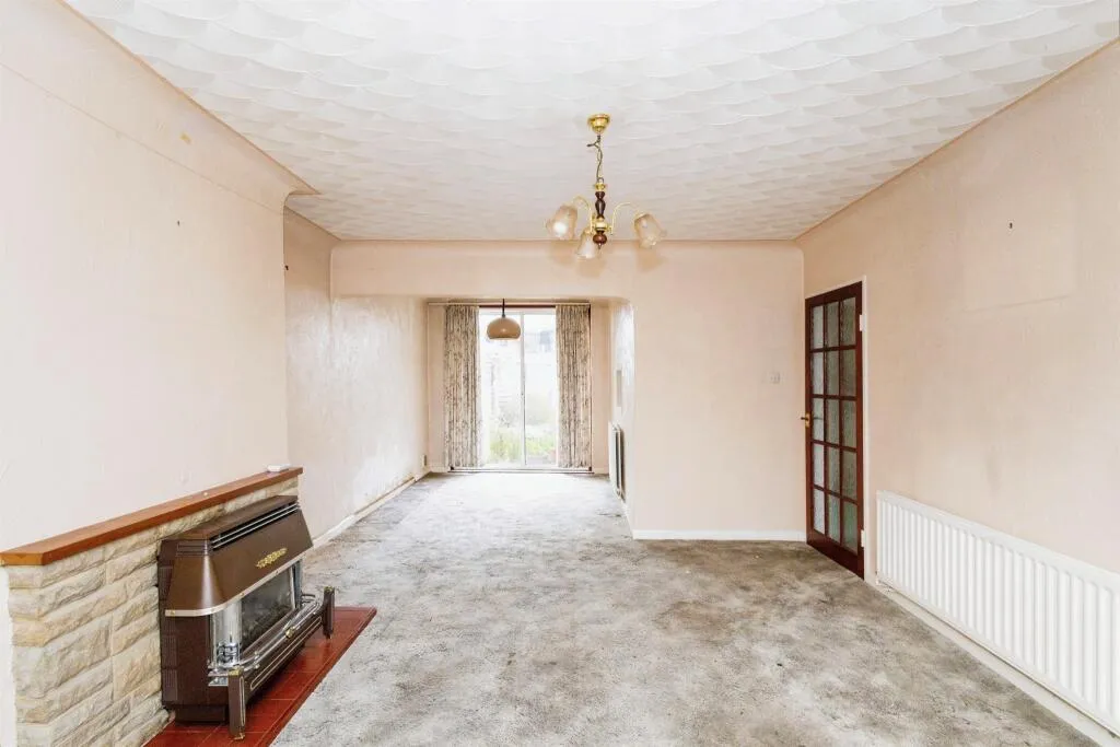 3 bed End of Terrace