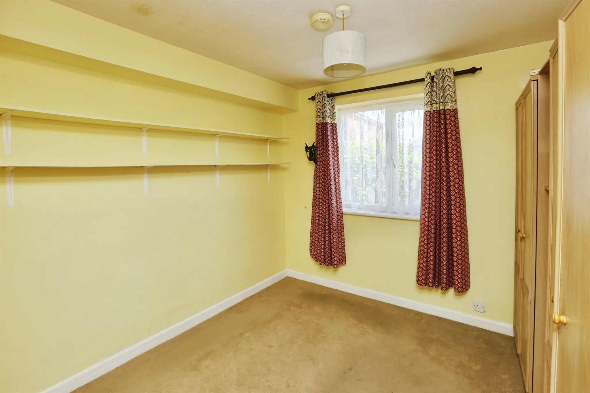 1 bed Ground Flat