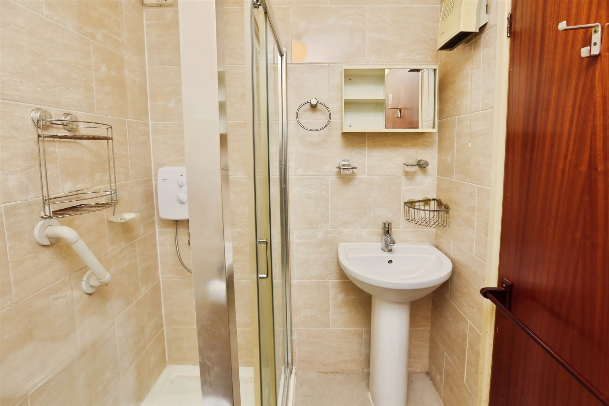 1 bed Ground Flat