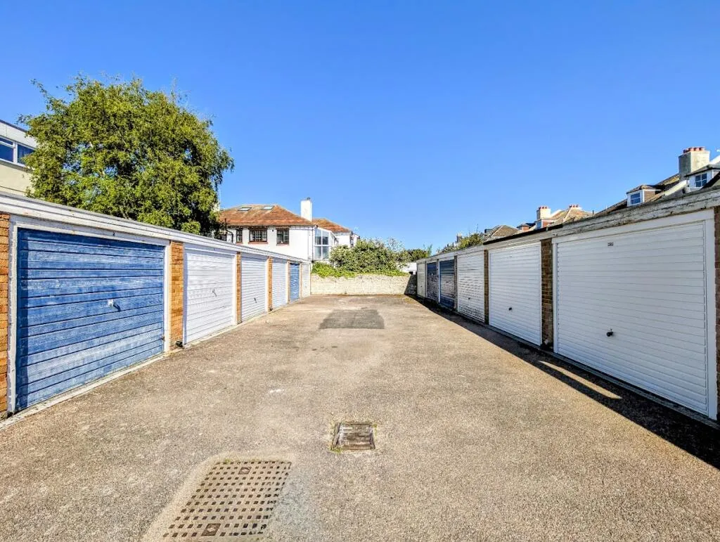 2 bed Apartment