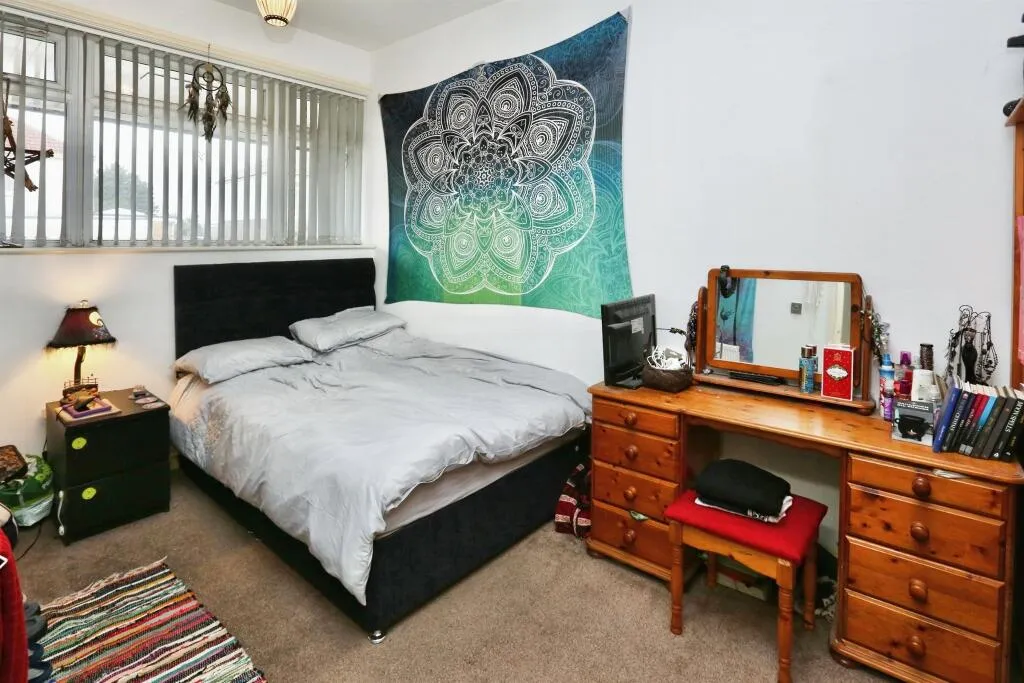 2 bed Ground Flat