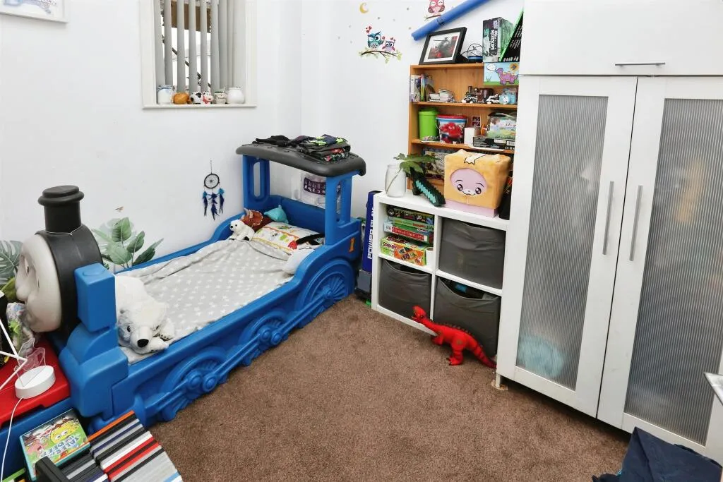 2 bed Ground Flat
