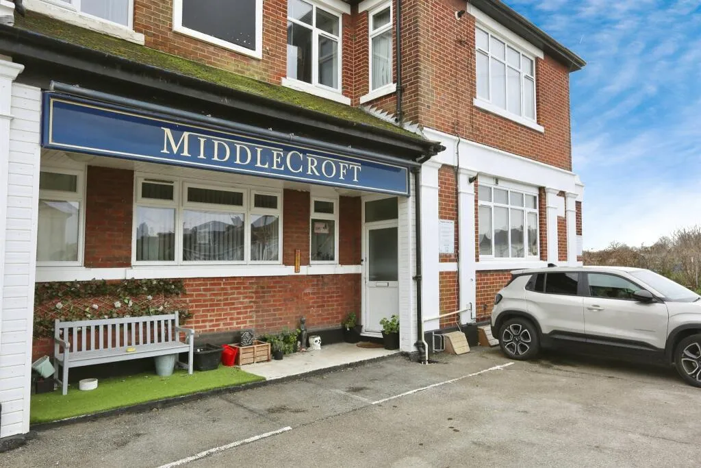 2 bed Ground Flat