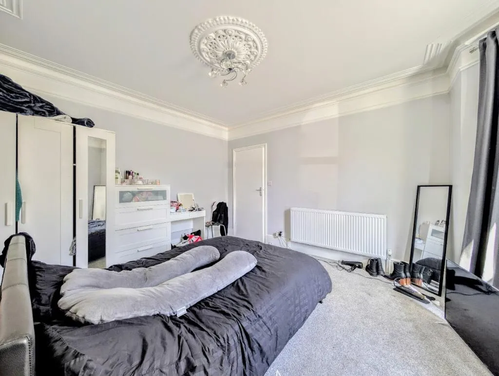 2 bed Ground Flat