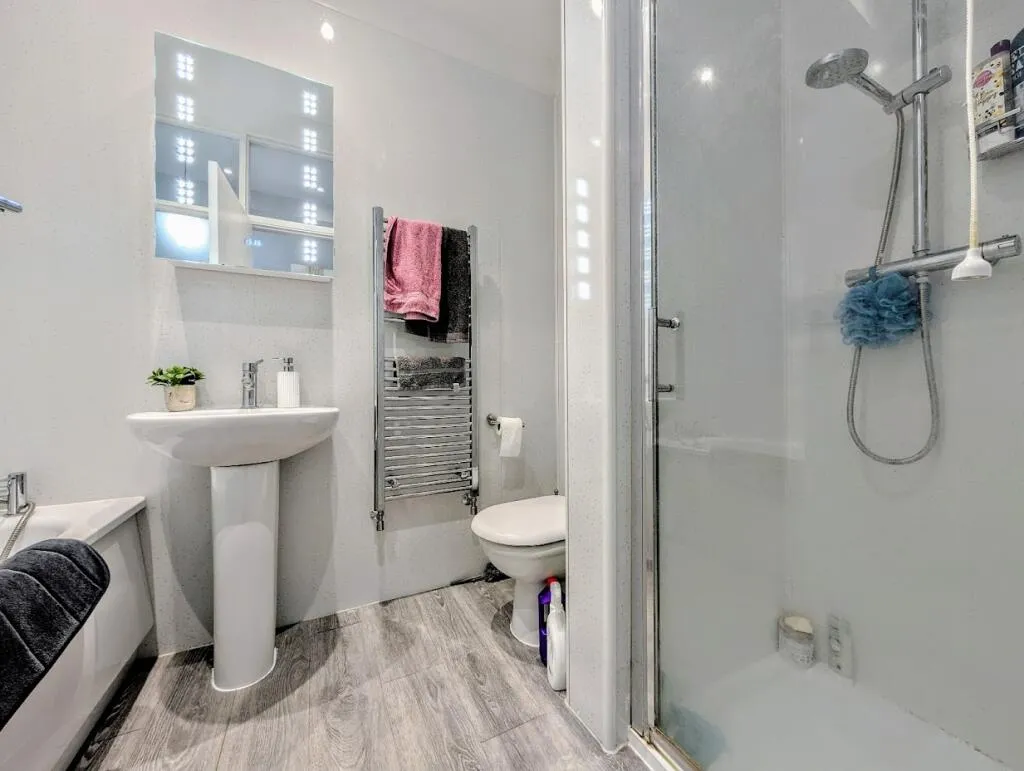2 bed Ground Flat