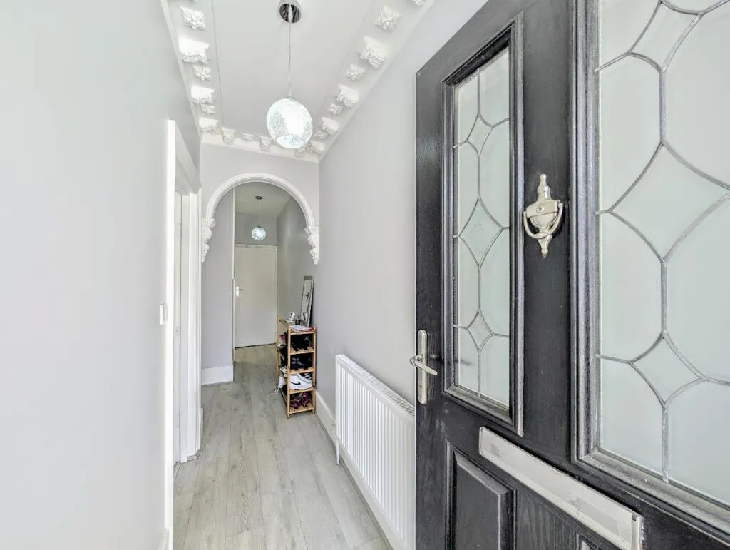 2 bed Ground Flat