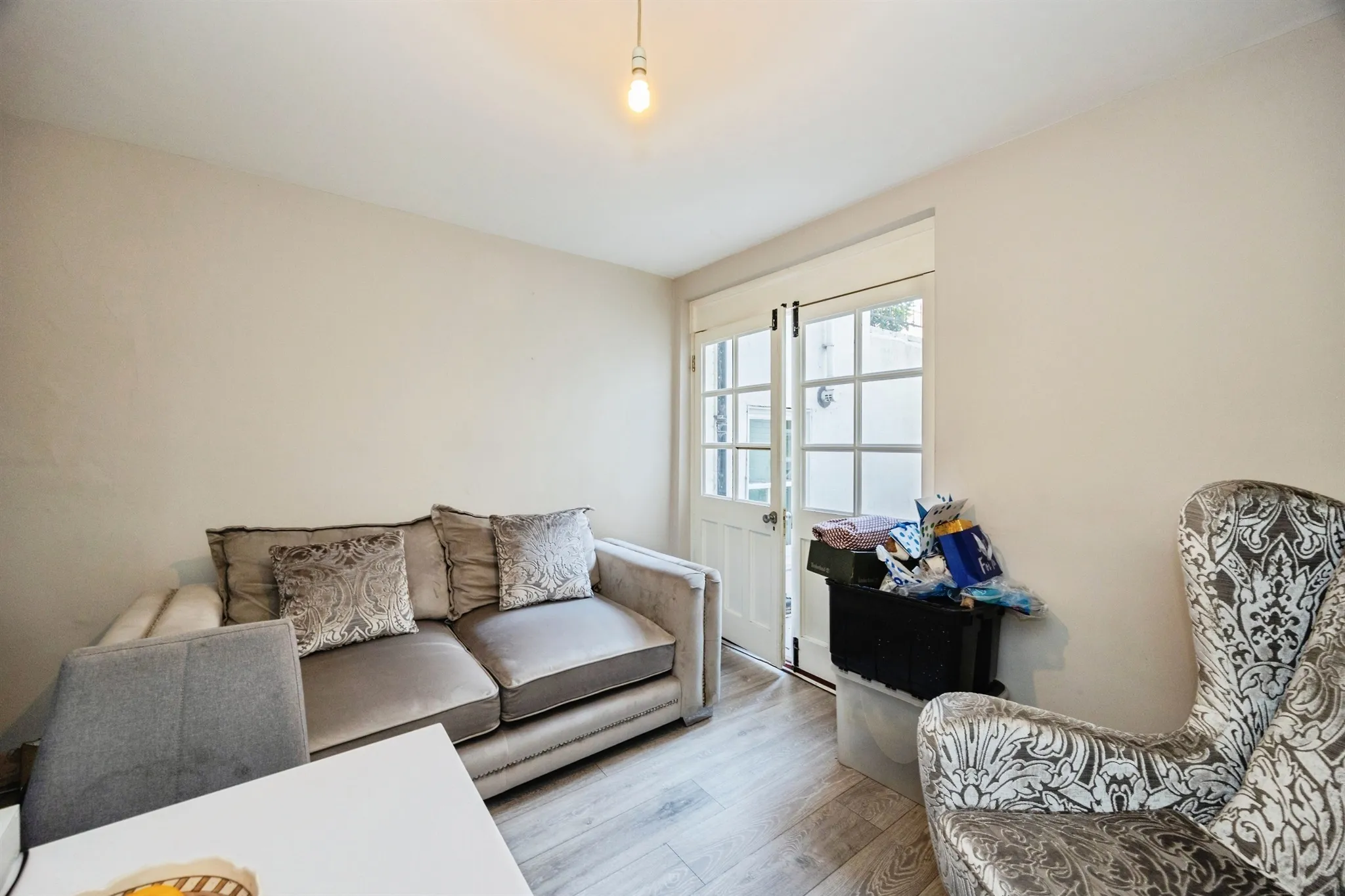 1 bed Ground Flat