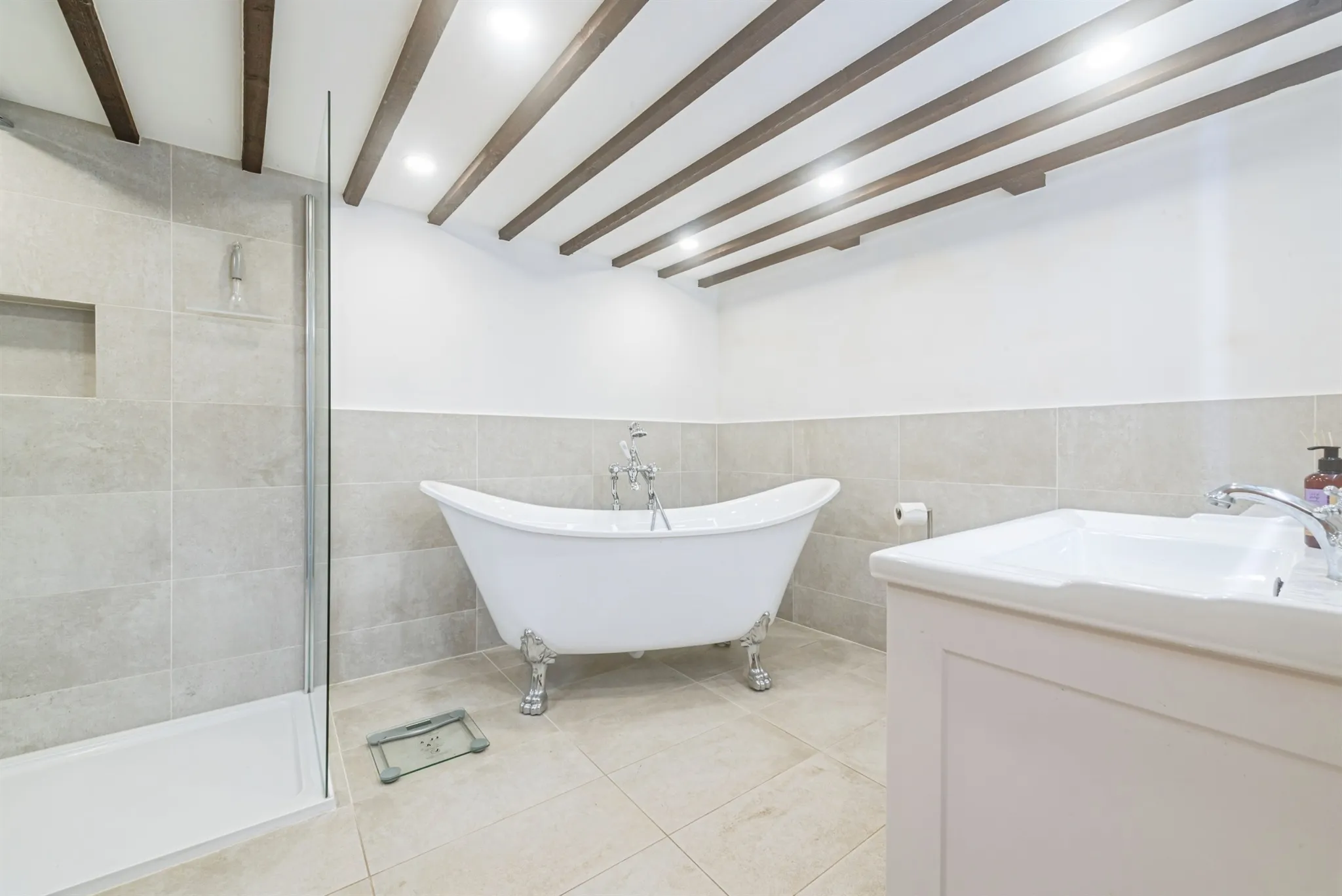 4 bed Character Property