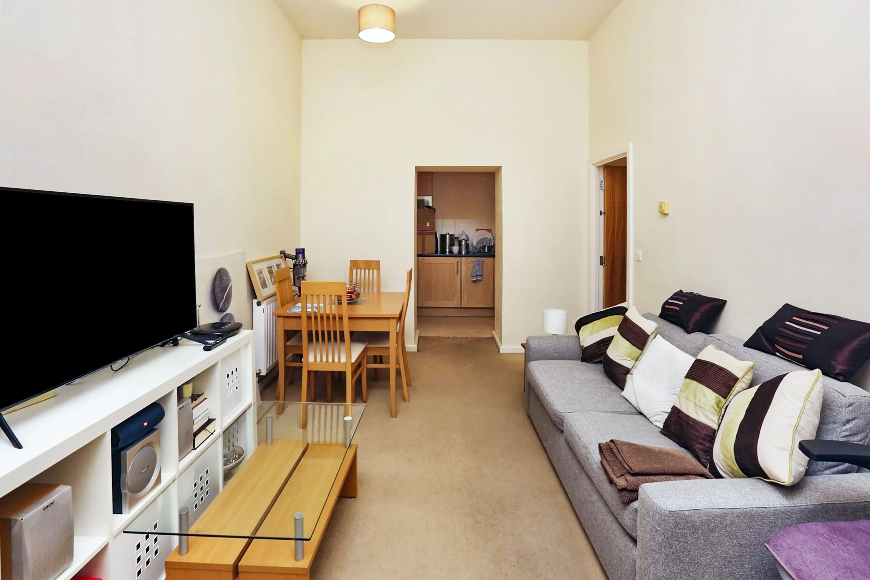 1 bed Ground Flat