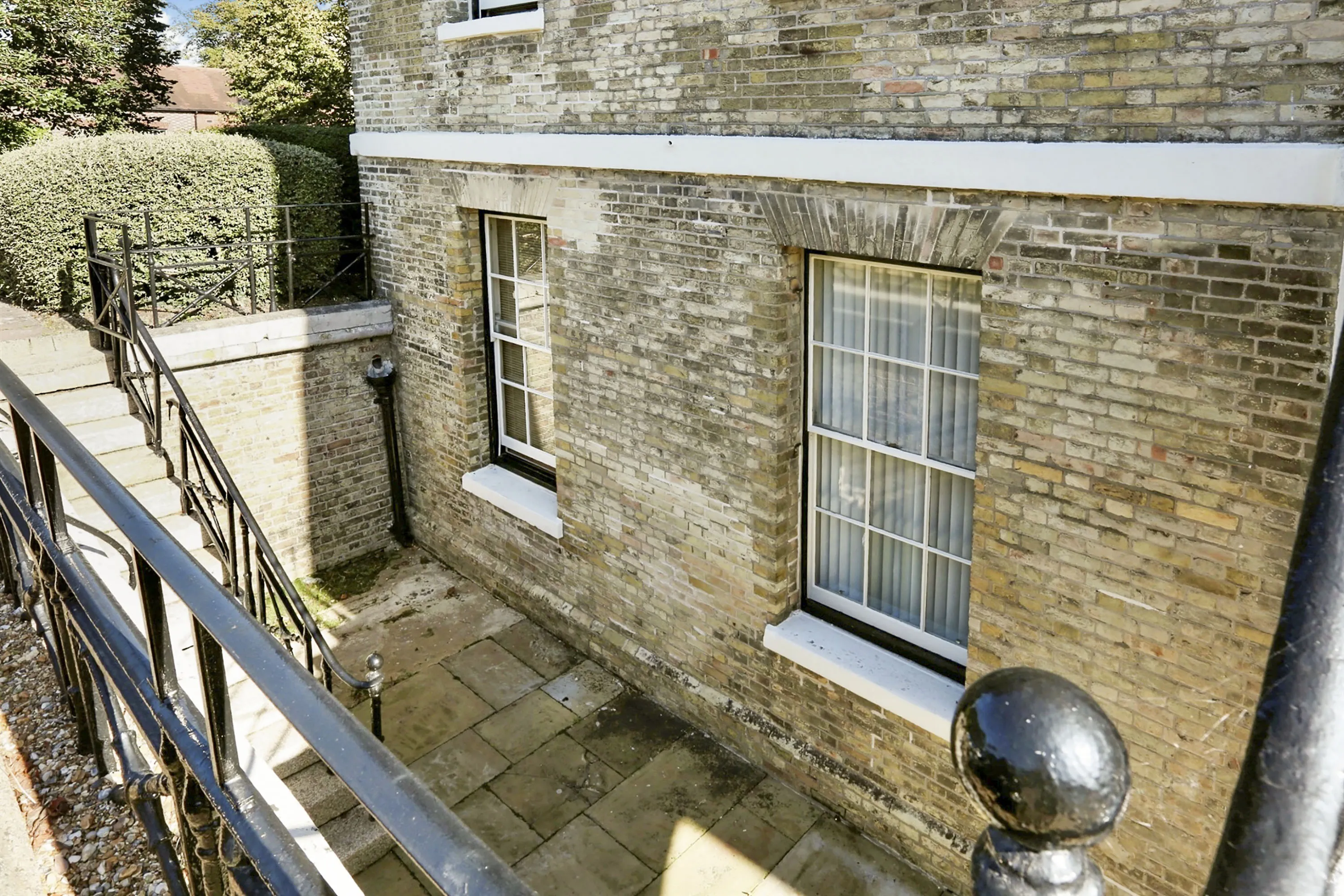 1 bed Ground Flat