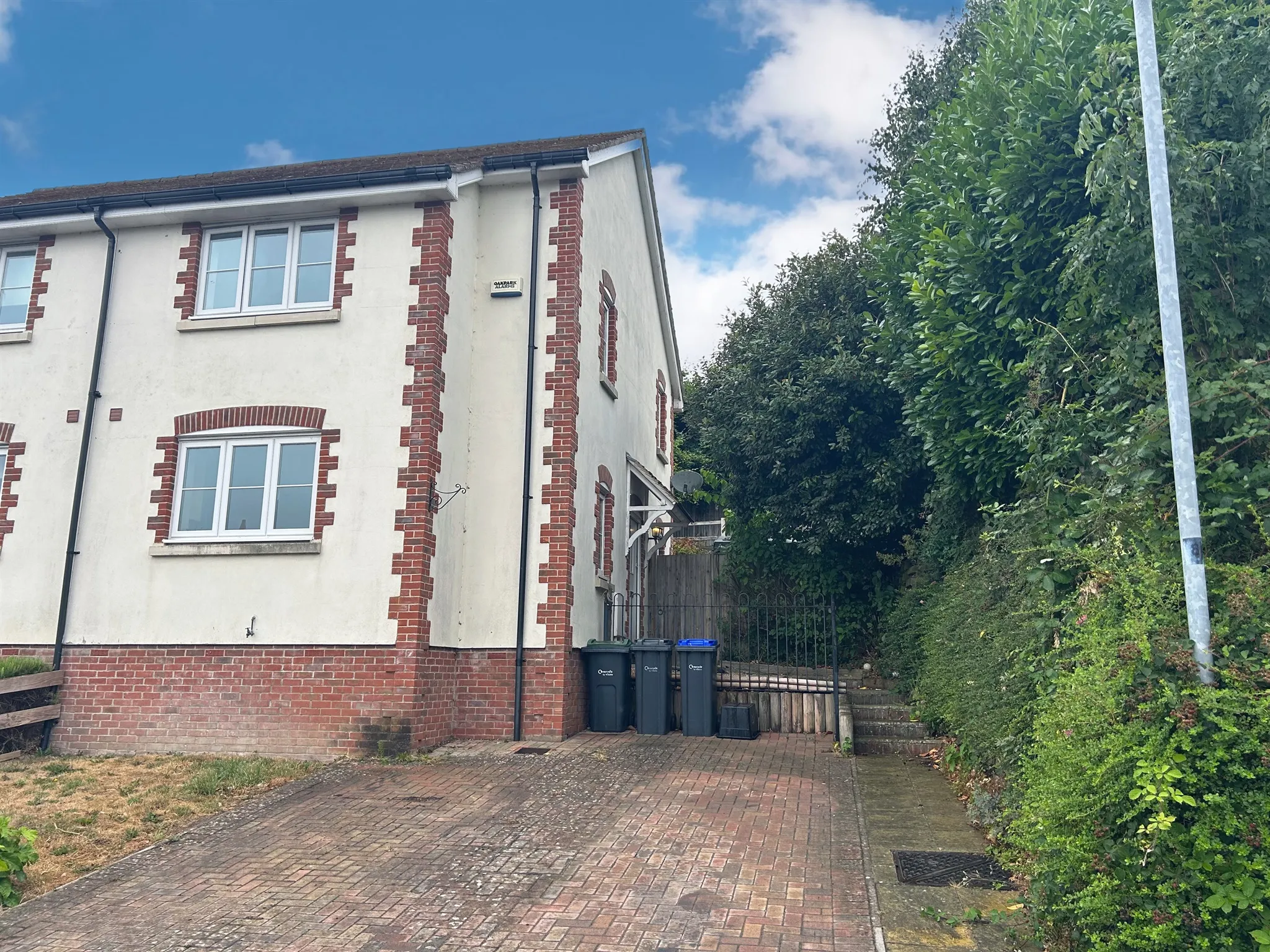 3 bed End of Terrace