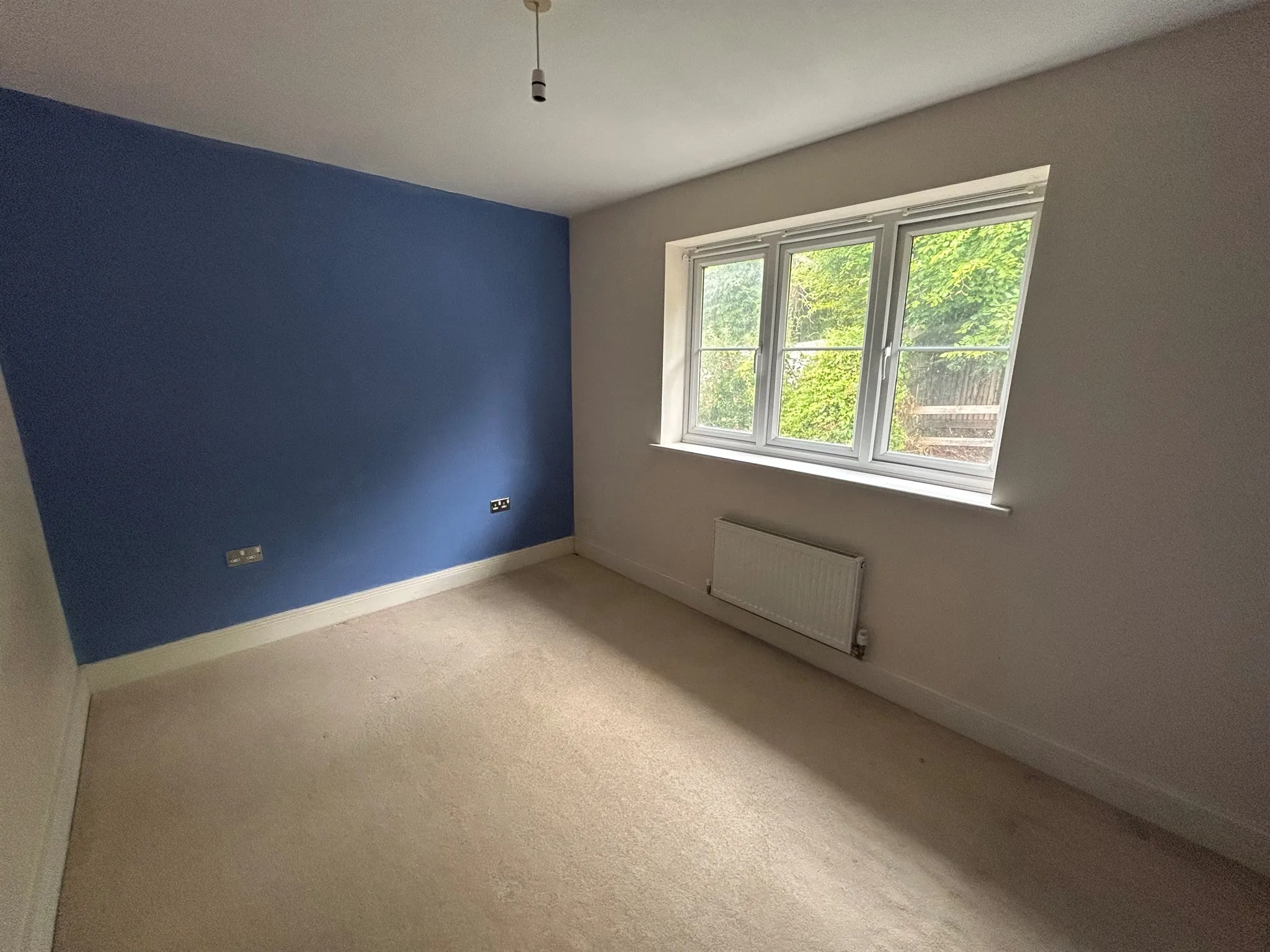 3 bed End of Terrace