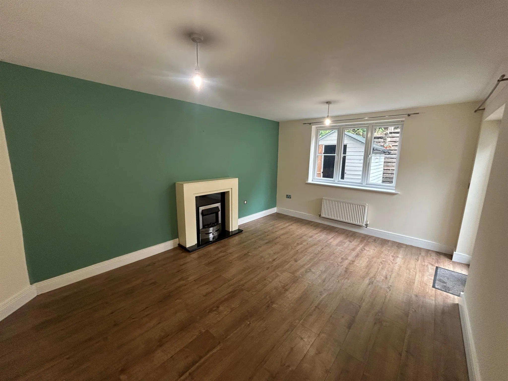3 bed End of Terrace