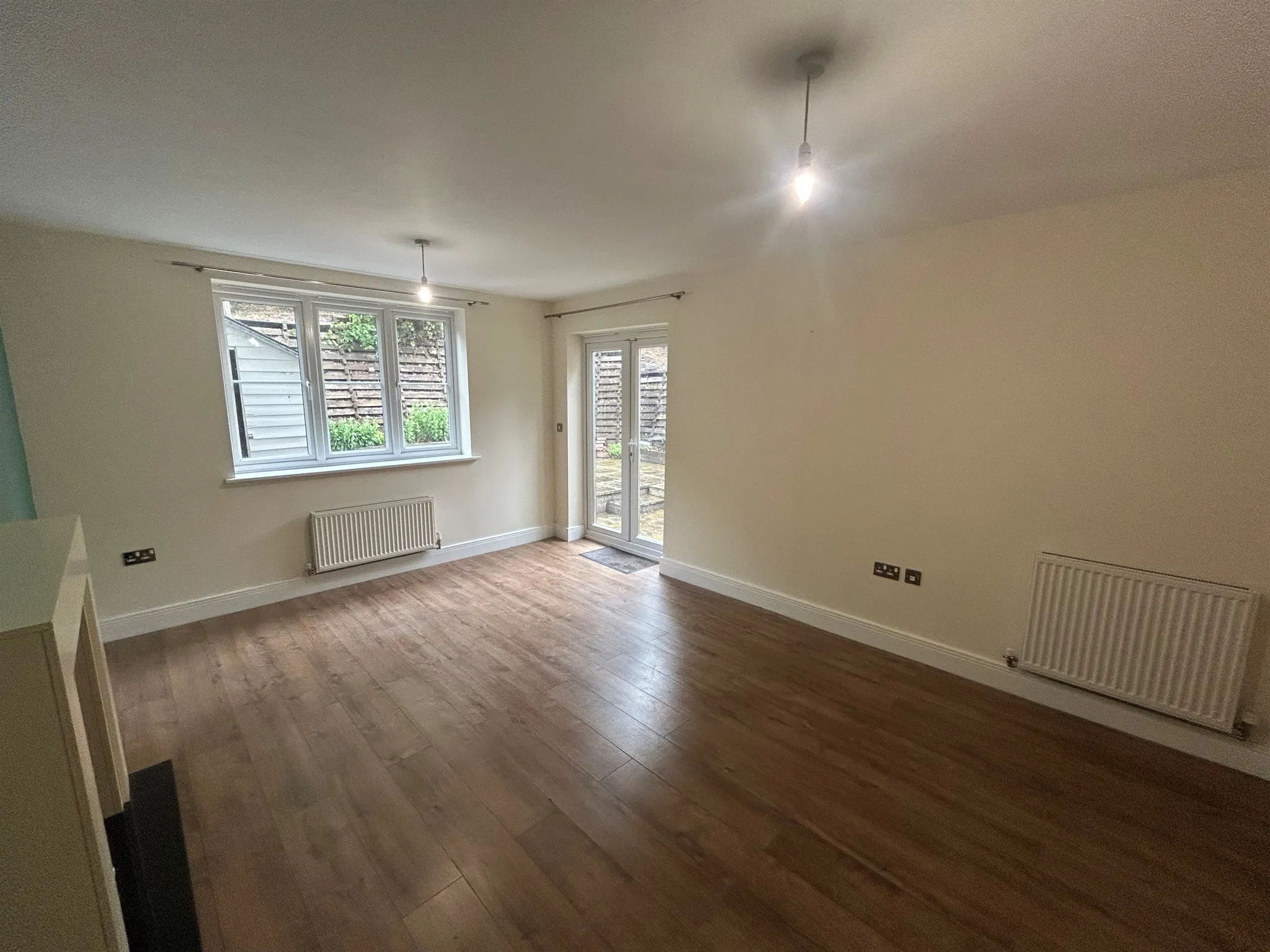 3 bed End of Terrace
