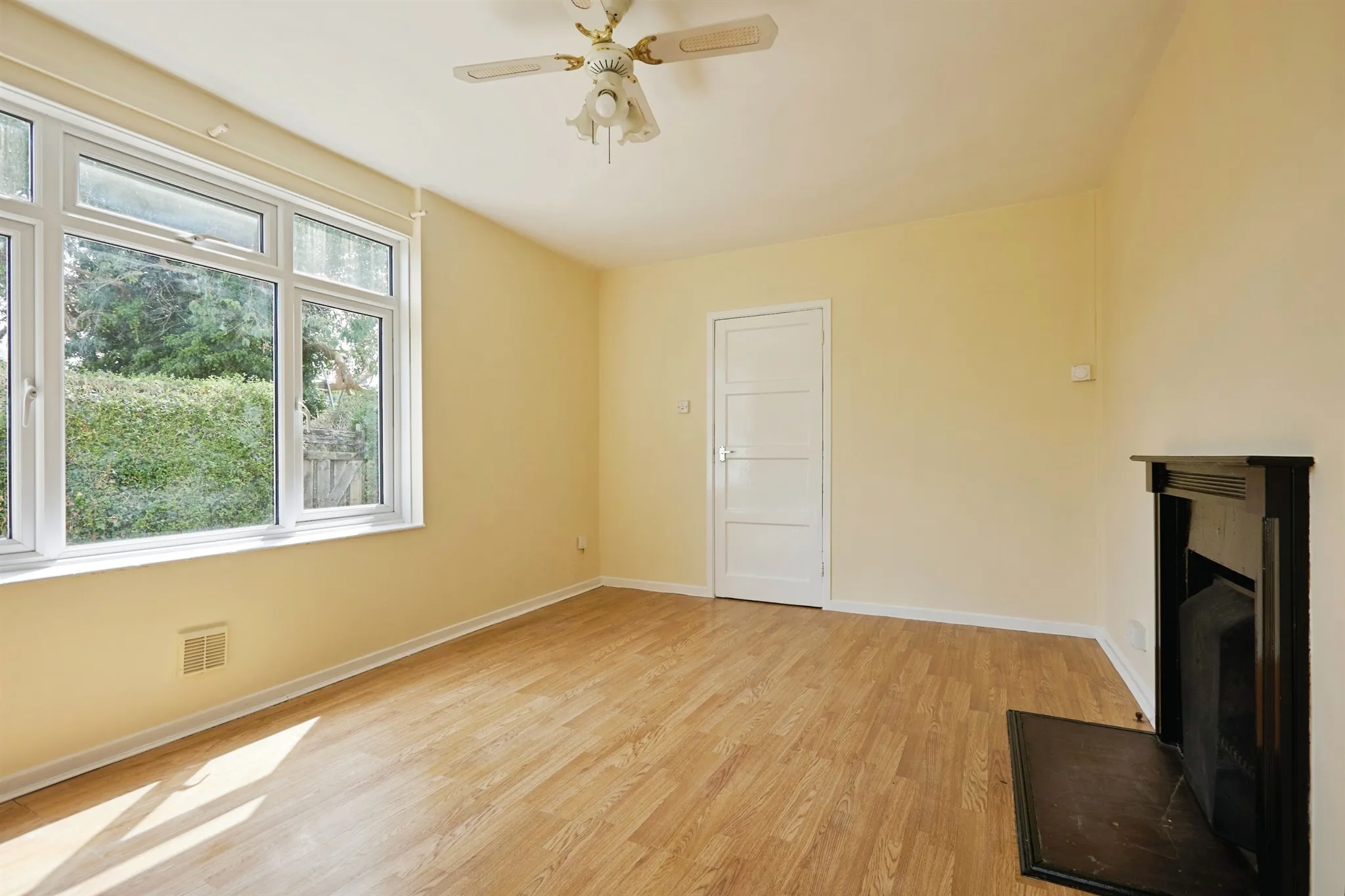 4 bed Terraced