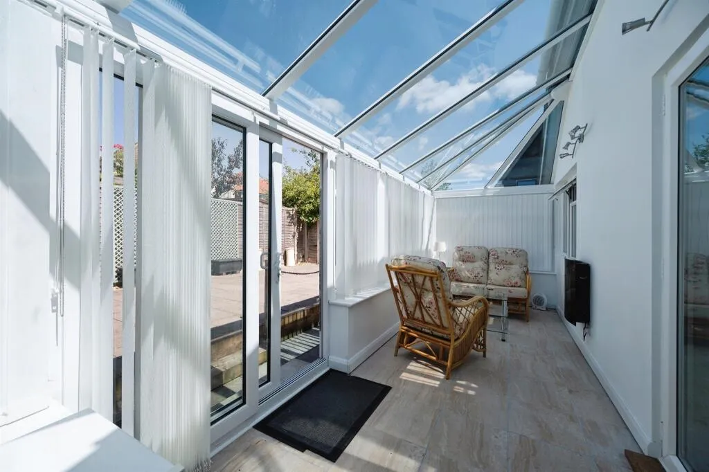 2 bed Detached Bungalow
