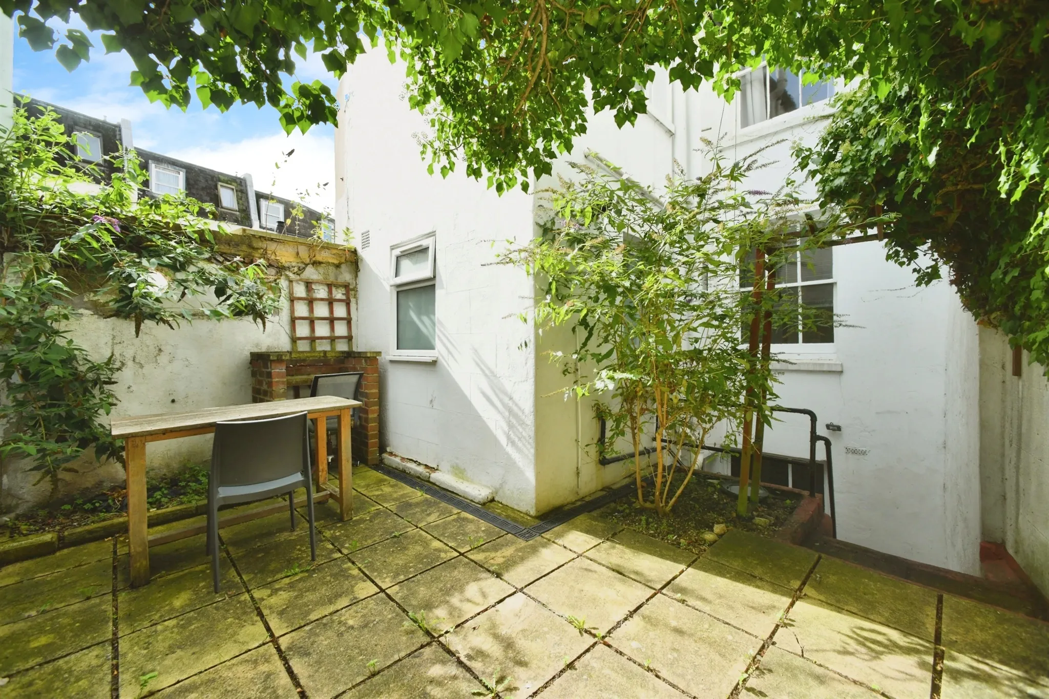5 bed Terraced