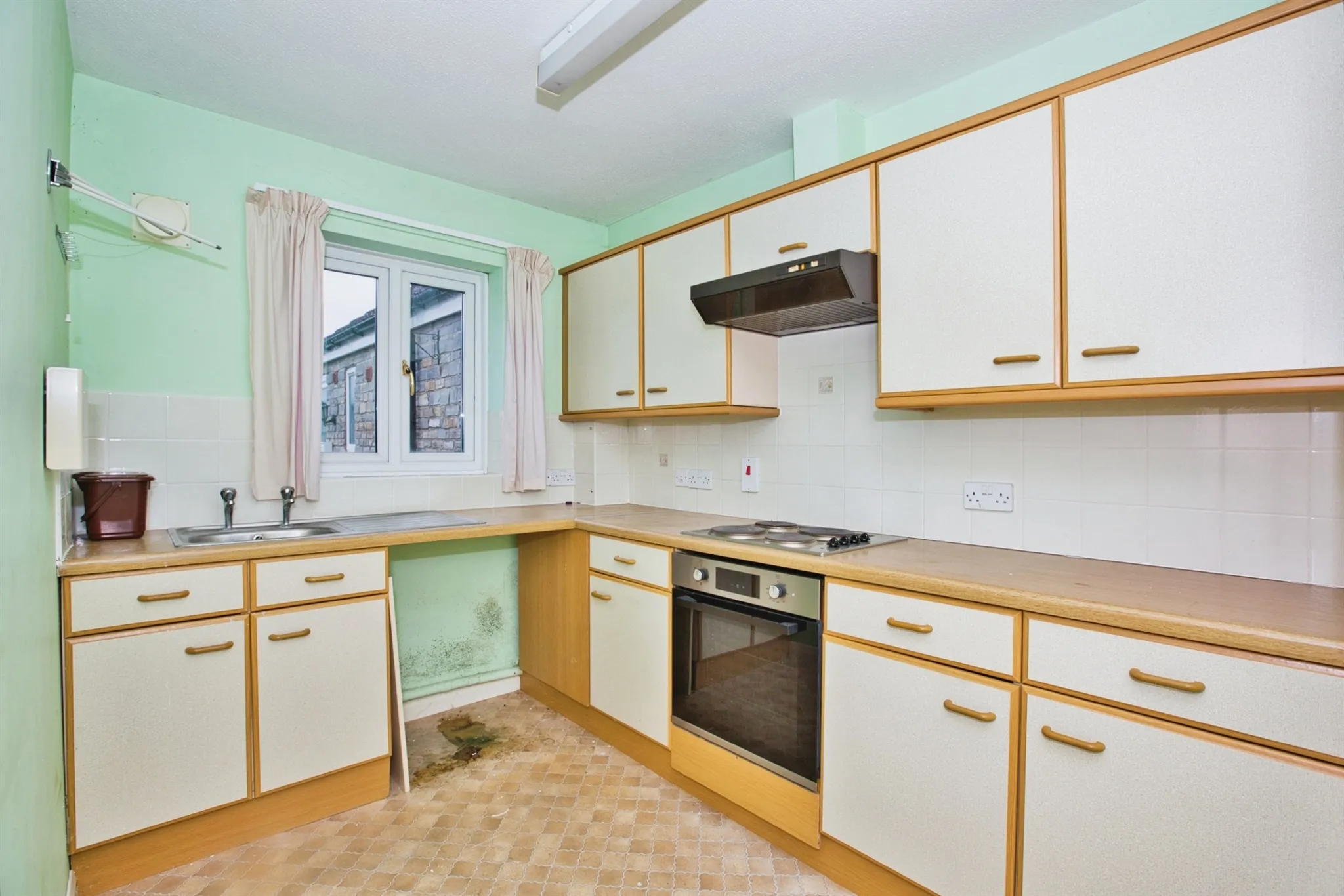 2 bed Detached