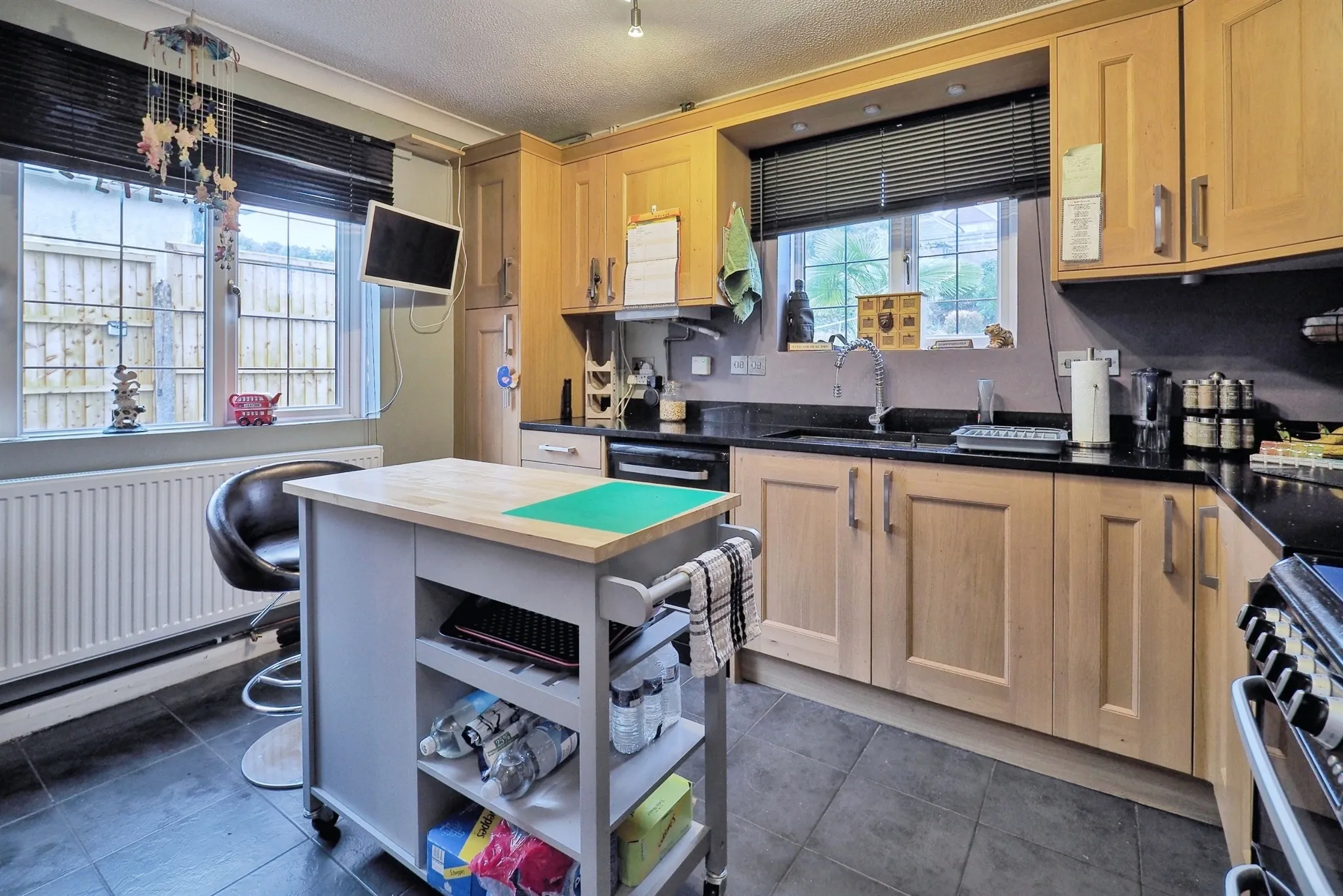 4 bed Semi-Detached