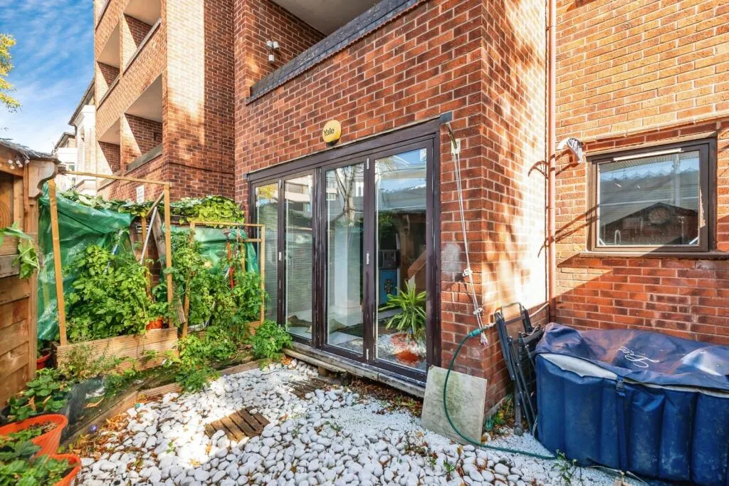 2 bed Apartment