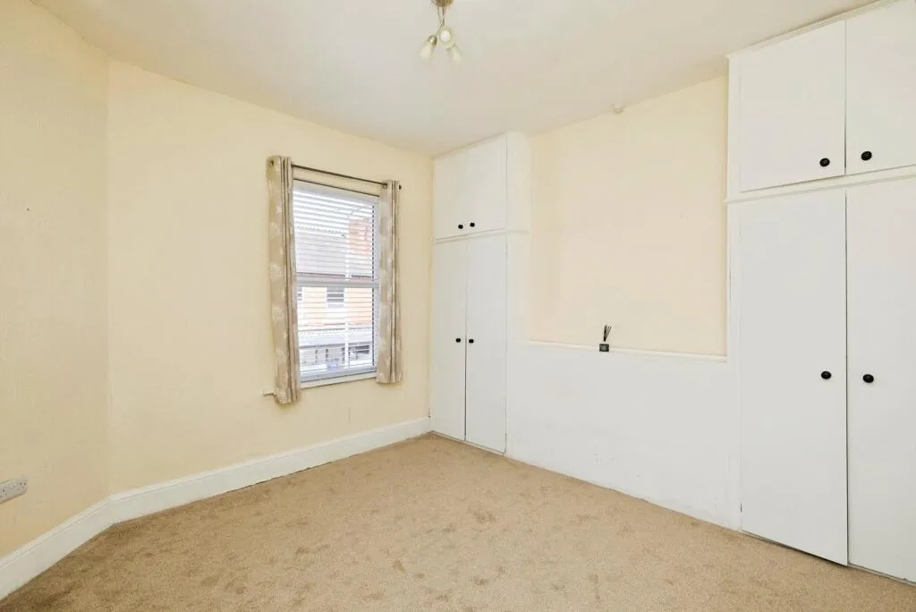 3 bed End of Terrace