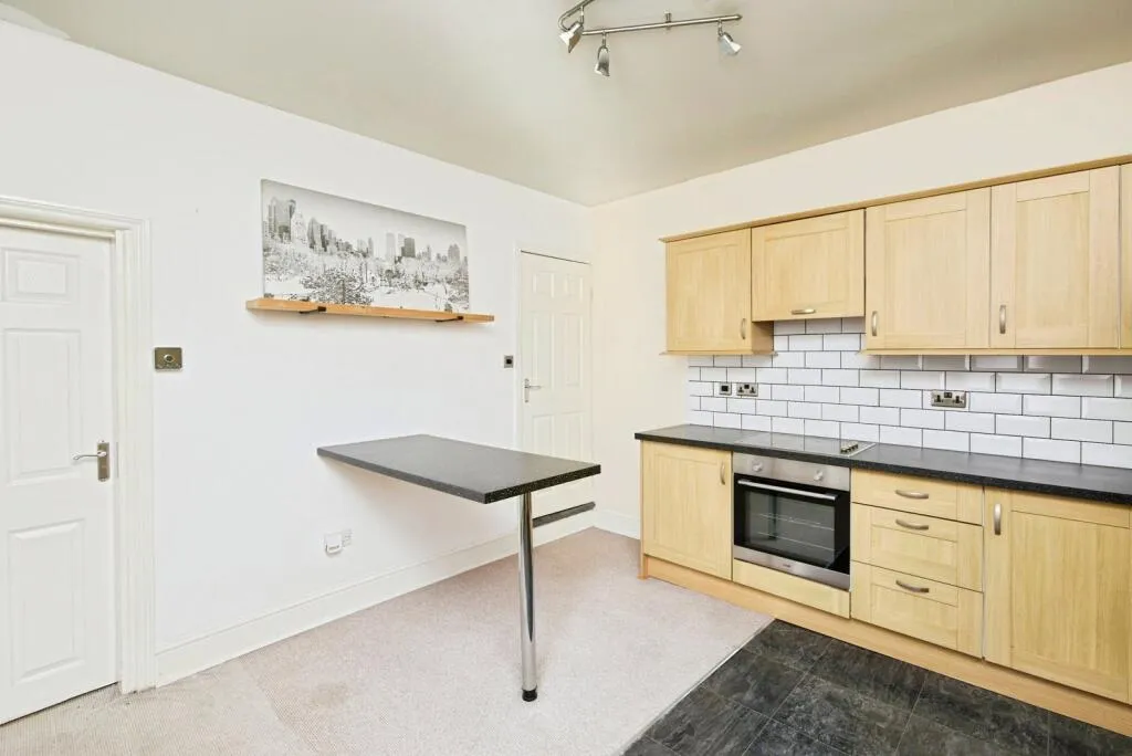 3 bed End of Terrace