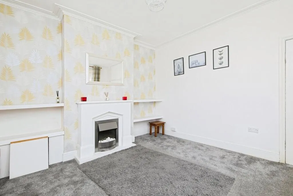 3 bed End of Terrace