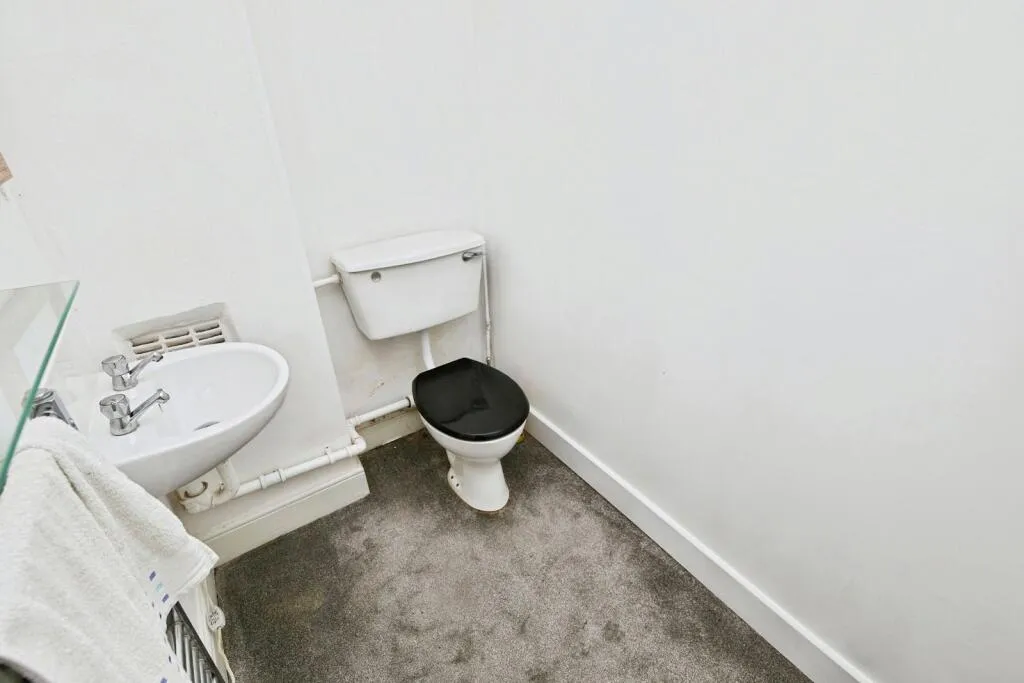 3 bed End of Terrace