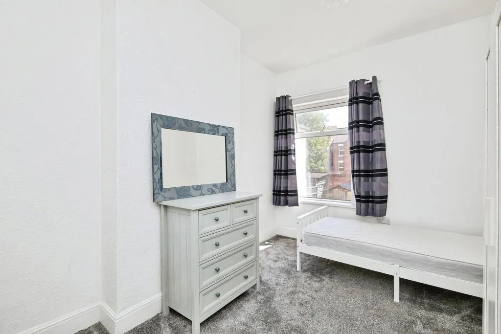 3 bed End of Terrace