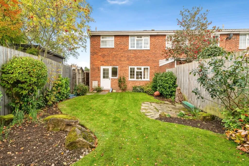 3 bed End of Terrace