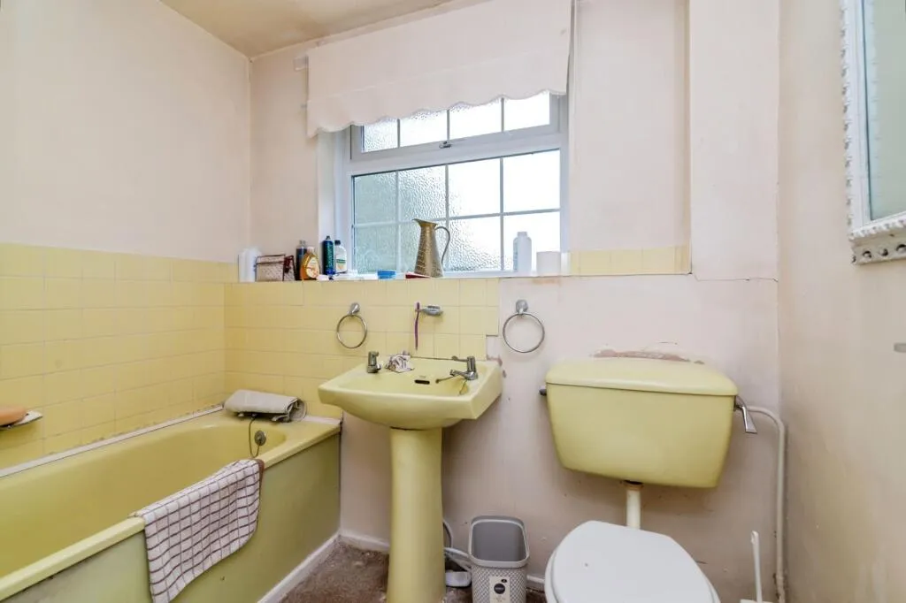 3 bed End of Terrace